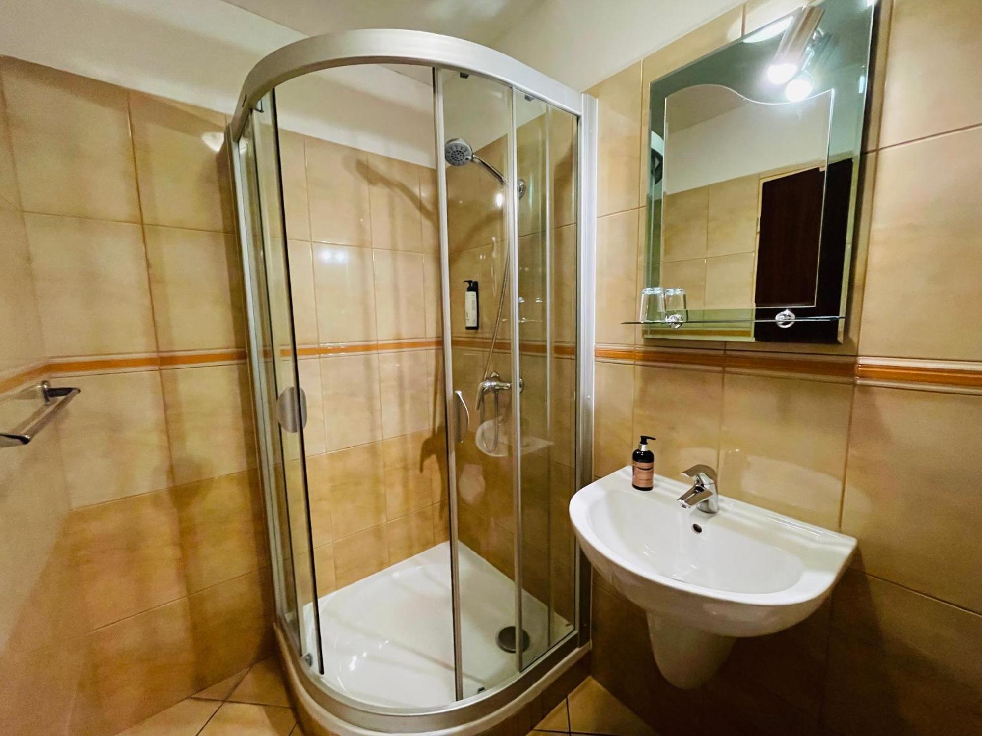 Hotel Majovey Жилина Экстерьер фото