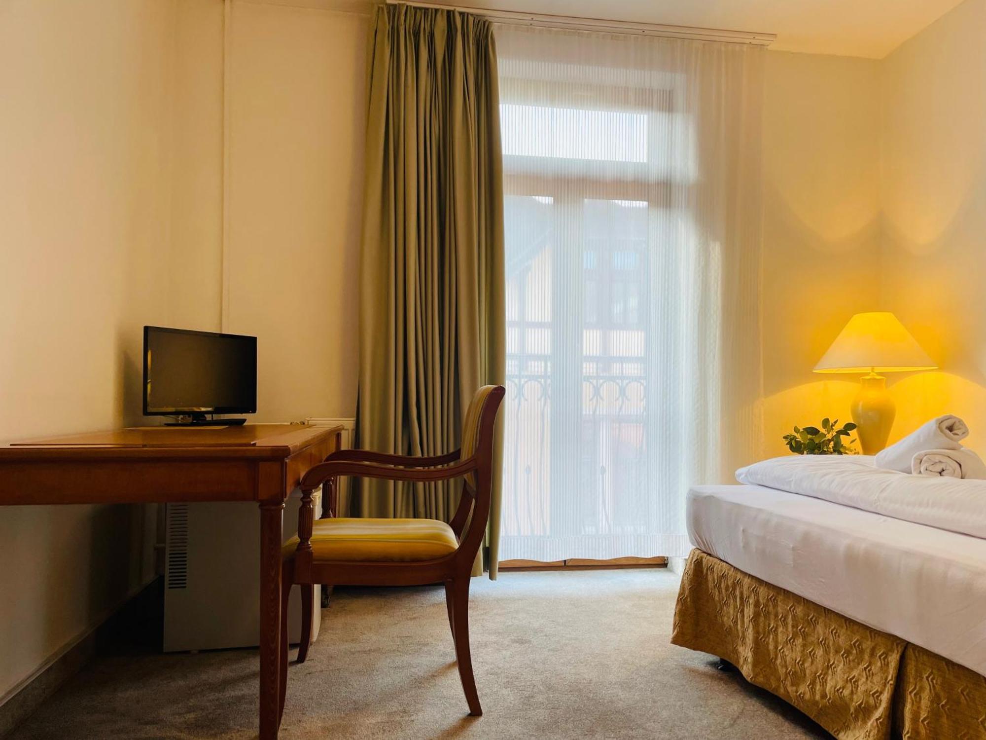 Hotel Majovey Жилина Экстерьер фото